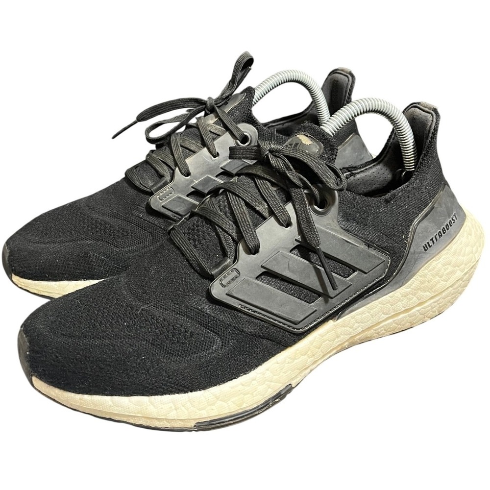 Adidas Ultraboost 22 Running Shoes Womens 9.5 Black GX5591 Low Top Sneakers